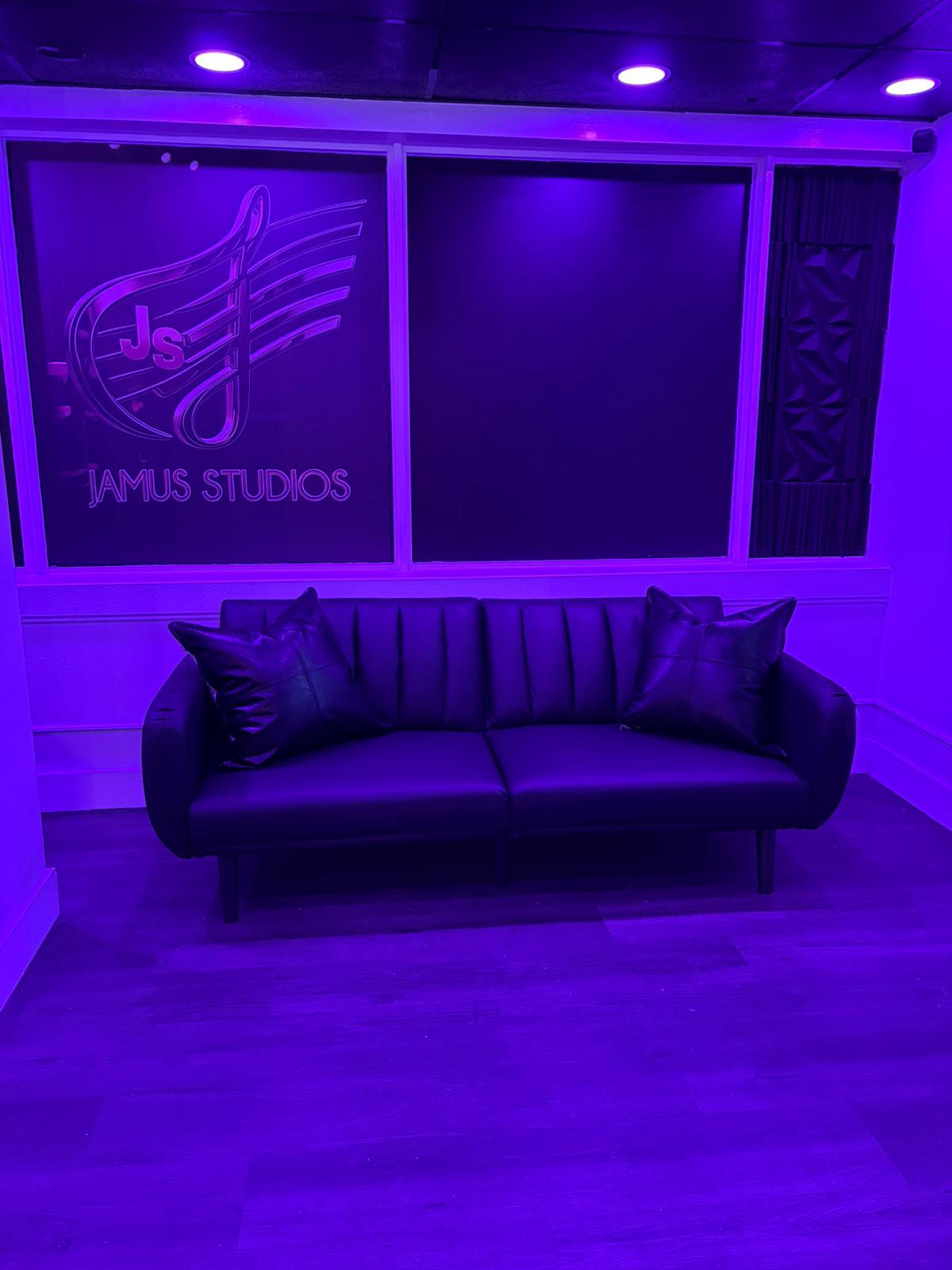 Studio 9000